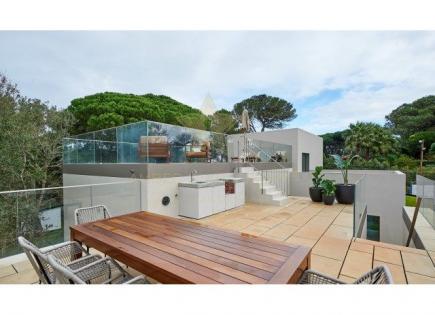 Villa for 2 700 000 euro in Cascais, Portugal