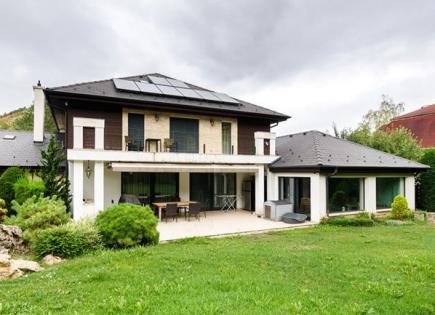 Villa for 1 300 000 euro in Budapest, Hungary