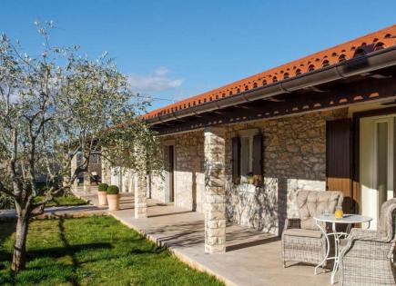 House for 622 960 euro in Labin, Croatia