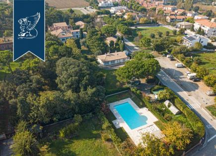 Villa in Civitanova Marche, Italy (price on request)