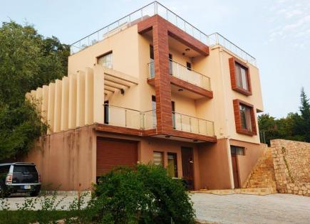 Villa for 520 000 euro in Dobra Voda, Montenegro