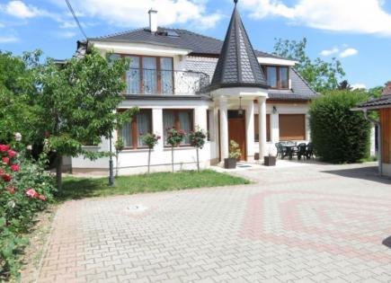 Villa for 1 167 000 euro in Budapest, Hungary