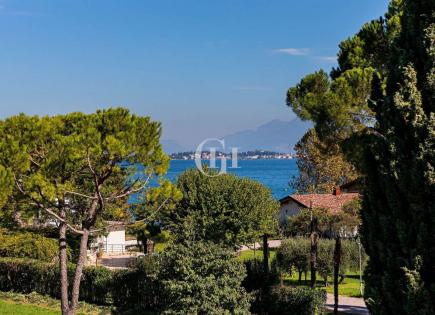 Apartment for 870 000 euro on Lake Garda, Italy