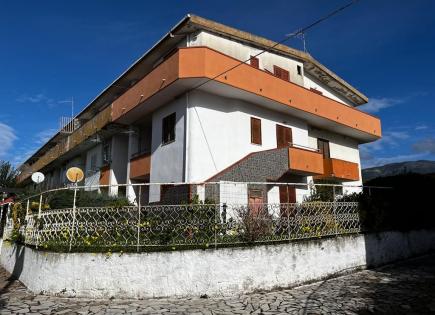 Appartement pour 34 000 Euro à Scalea, Italie