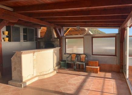 Flat for 170 000 euro in Petrovac, Montenegro