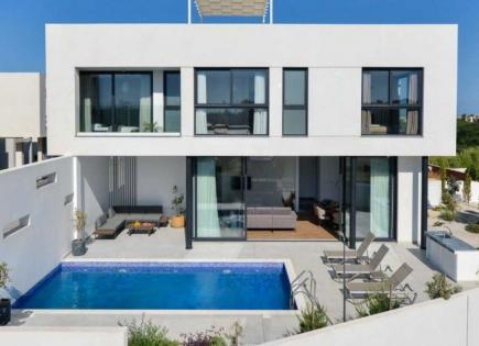 Villa for 625 000 euro in Protaras, Cyprus