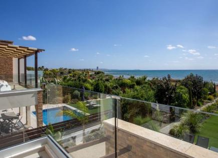 Villa for 1 950 000 euro in Protaras, Cyprus