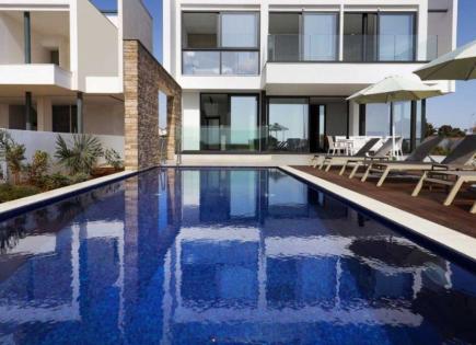 Villa for 1 590 000 euro in Protaras, Cyprus