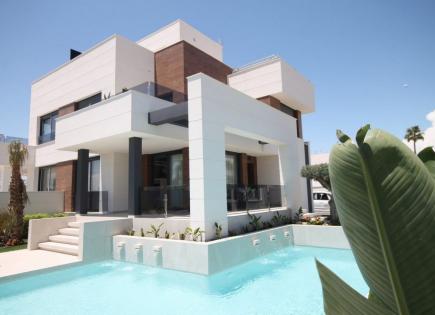 Villa for 499 000 euro in Torrevieja, Spain