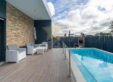 House for 590 000 euro in Sesimbra, Portugal