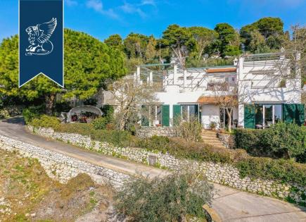 Villa for 1 500 000 euro in Naples, Italy