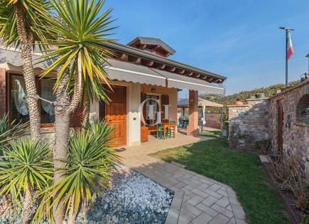 Villa para 395 000 euro por Lago de Garda, Italia