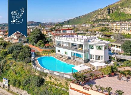 Villa for 3 300 000 euro in Naples, Italy