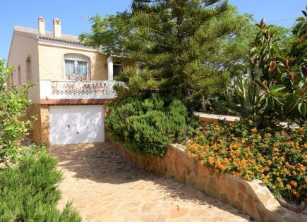 Chalet for 450 000 euro in Torrevieja, Spain
