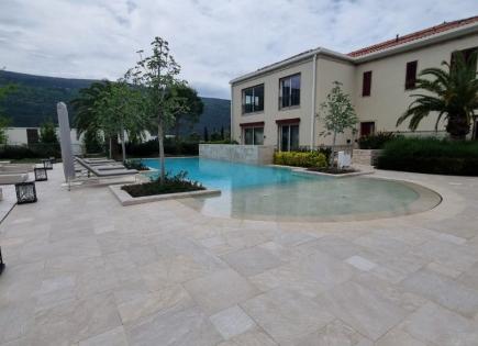 Villa for 2 550 000 euro in Herceg-Novi, Montenegro