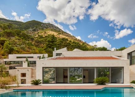 Villa for 1 800 000 euro in Prcanj, Montenegro