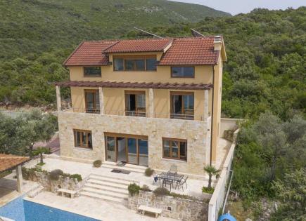 Villa for 580 000 euro in Kotor, Montenegro