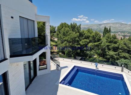 Villa for 1 950 000 euro in Trogir, Croatia