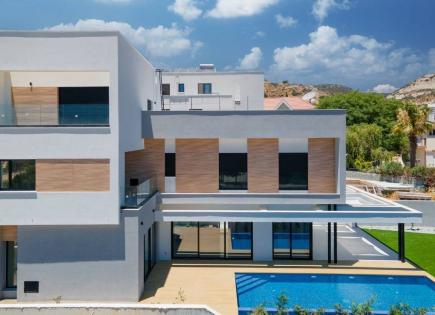Villa for 2 300 000 euro in Limassol, Cyprus