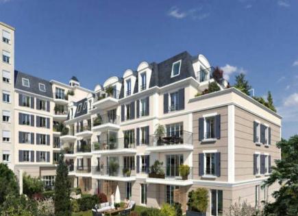 Apartment for 258 000 euro in Paris, France