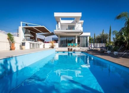 Villa for 1 100 000 euro in Limassol, Cyprus