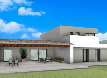 Villa for 620 000 euro in El Pinos, Spain