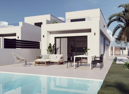 Villa for 450 000 euro in Torrevieja, Spain