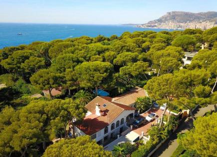 Villa for 8 300 000 euro in Roquebrune Cap Martin, France