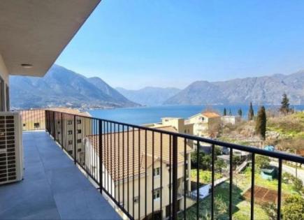 Wohnung für 270 000 euro in Dobrota, Montenegro