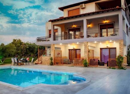 Villa for 800 000 euro in Sani, Greece