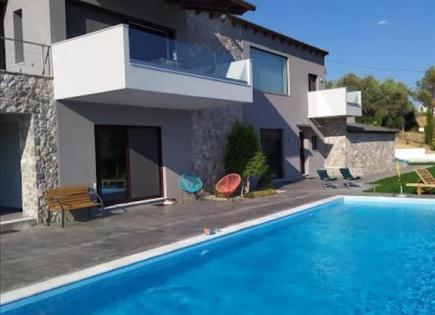 Villa for 1 600 000 euro in Corinthia, Greece
