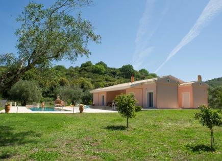 Villa for 1 300 000 euro in Corfu, Greece