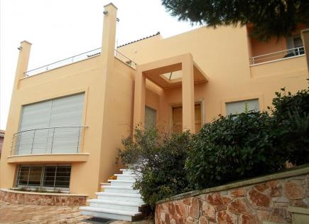 House for 1 600 000 euro in Agios Stefanos, Greece