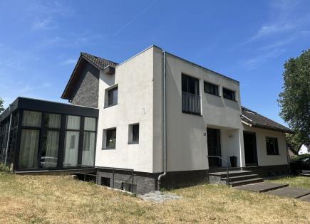 House for 470 000 euro in Emmerich am Rhein, Germany
