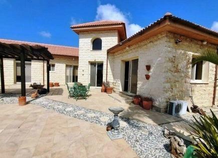 Bungalow for 549 000 euro in Limassol, Cyprus