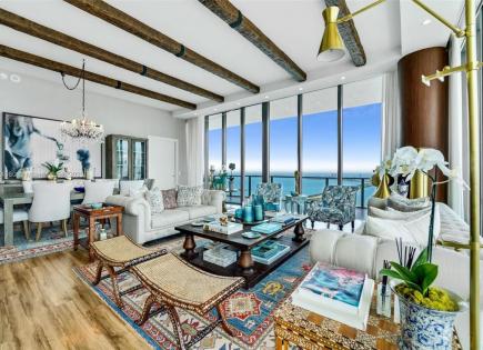 Penthouse for 4 365 877 euro in Miami, USA