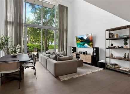 Townhouse for 780 280 euro in Miami, USA