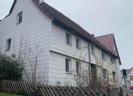 Commercial apartment building for 650 000 euro in Kassel, Germany