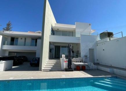 Villa for 2 500 000 euro in Limassol, Cyprus