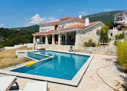 Villa for 765 000 euro on Lustica peninsula, Montenegro