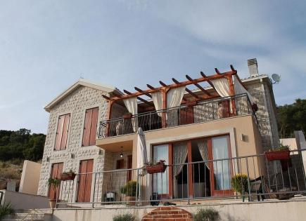 Villa for 600 000 euro in Budva, Montenegro