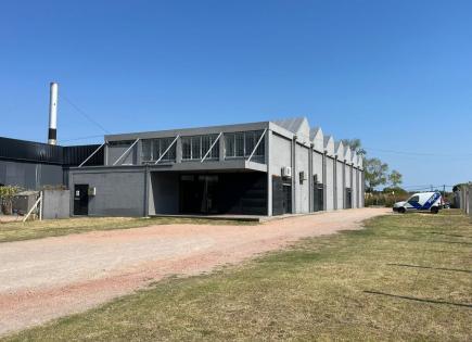 Commercial property for 2 612 367 euro in Uruguay