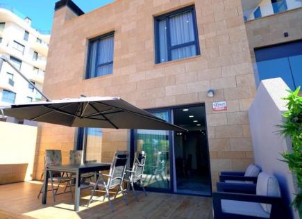 Townhouse for 2 650 euro per month in Villajoyosa, Spain