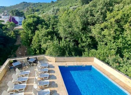 Hotel for 1 600 000 euro in Dobra Voda, Montenegro