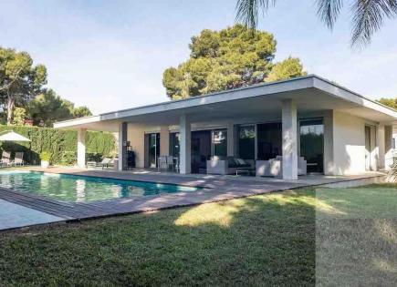 Villa for 790 000 euro in Torrevieja, Spain