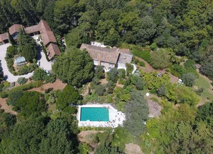 Villa in Villeneuve-Loubet, France (price on request)