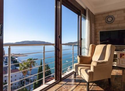 Penthouse for 510 000 euro in Rafailovici, Montenegro