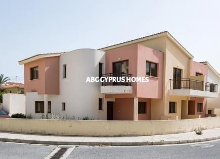 Commercial apartment building for 745 000 euro in Paphos, Cyprus