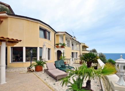 Villa pour 4 550 Euro par semaine à Roquebrune Cap Martin, France