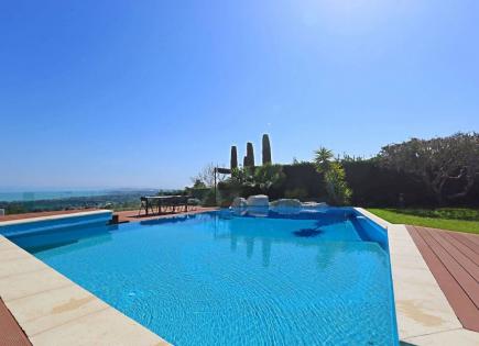 Villa for 2 590 000 euro in Villeneuve-Loubet, France